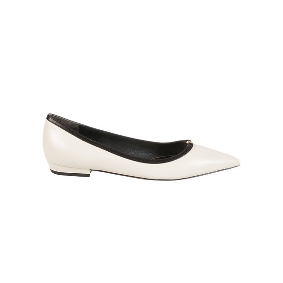 Tory Burch Pointed Toe Flat Shoes With Minimalistic Design...